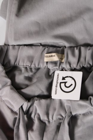 Γυναικείο παντελόνι Pull&Bear, Μέγεθος M, Χρώμα Γκρί, Τιμή 17,90 €
