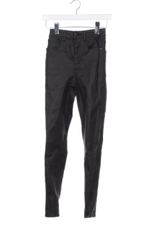 Дамски панталон Pull&Bear, Размер XS, Цвят Черен, Цена 13,92 лв.