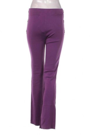Дамски панталон Silvian Heach, Размер XS, Цвят Лилав, Цена 37,40 лв.