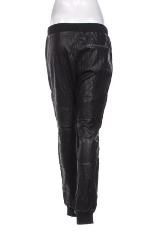Дамски панталон Urban Classics, Размер M, Цвят Черен, Цена 7,48 лв.