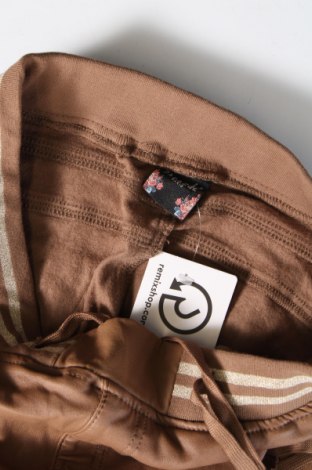Дамски панталон Zac & Zoe, Размер M, Цвят Кафяв, Цена 29,00 лв.