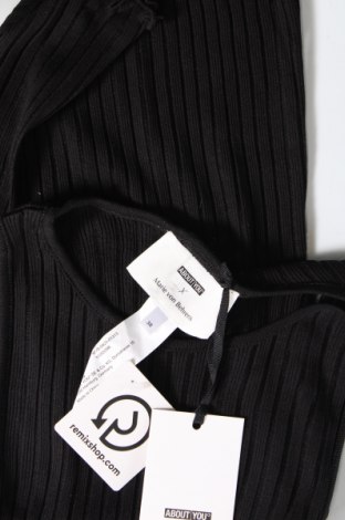 Γυναικείο αμάνικο μπλουζάκι ABOUT YOU x Marie von Behrens, Μέγεθος M, Χρώμα Μαύρο, Τιμή 37,11 €