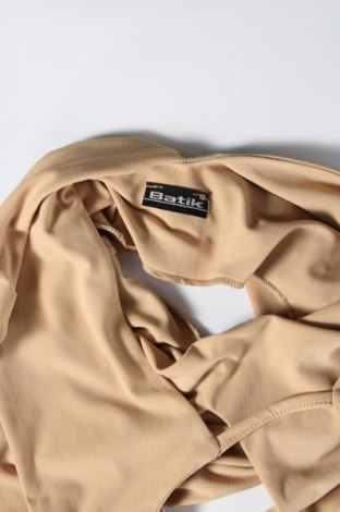 Γυναικείο αμάνικο μπλουζάκι BATIK, Μέγεθος M, Χρώμα  Μπέζ, Τιμή 9,72 €