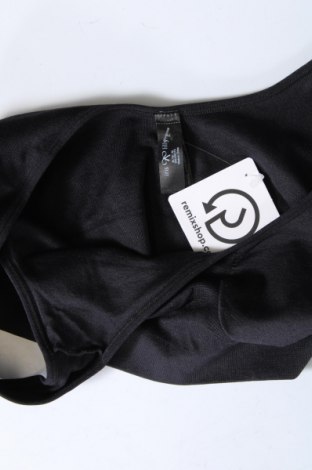 Γυναικείο αμάνικο μπλουζάκι Iris & Lilly, Μέγεθος M, Χρώμα Μαύρο, Τιμή 3,14 €