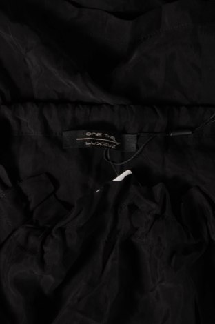 Γυναικείο αμάνικο μπλουζάκι Luxzuz One Two, Μέγεθος M, Χρώμα Μαύρο, Τιμή 7,67 €