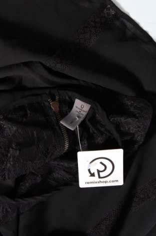 Γυναικείο αμάνικο μπλουζάκι Vero Moda, Μέγεθος S, Χρώμα Μαύρο, Τιμή 3,20 €
