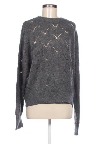 Дамски пуловер Delicate Love, Размер M, Цвят Сив, Цена 45,12 лв.