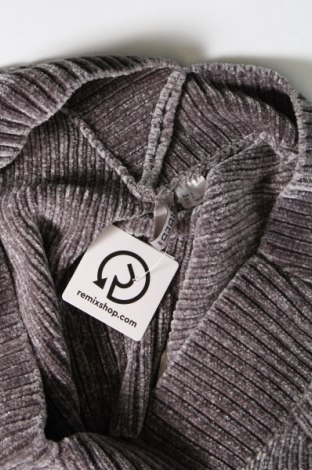 Дамски пуловер H&M Divided, Размер S, Цвят Сив, Цена 12,47 лв.