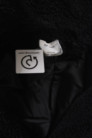 Dámský kabát  Bershka, Velikost S, Barva Černá, Cena  802,00 Kč