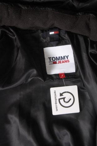 Дамско яке Tommy Jeans, Размер S, Цвят Черен, Цена 179,07 лв.