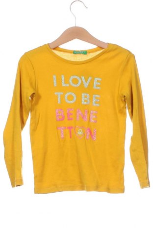 Детска блуза United Colors Of Benetton, Размер 3-4y/ 104-110 см, Цвят Жълт, Цена 12,26 лв.