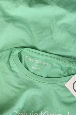 Детска тениска Calvin Klein Jeans, Размер 11-12y/ 152-158 см, Цвят Зелен, Цена 62,00 лв.