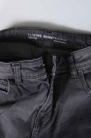 Dziecięce jeansy Denim Co., Rozmiar 11-12y/ 152-158 cm, Kolor Szary, Cena 23,54 zł