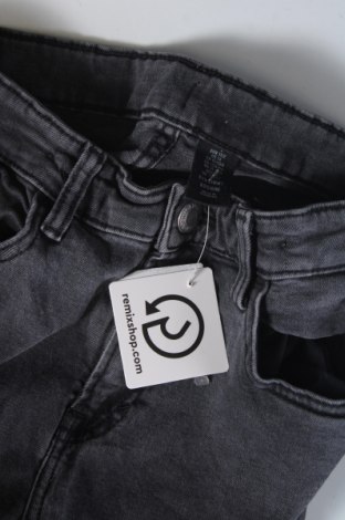 Dziecięce jeansy H&M, Rozmiar 10-11y/ 146-152 cm, Kolor Szary, Cena 30,71 zł