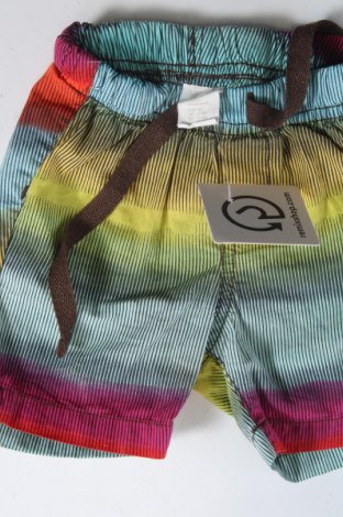 Детски къс панталон H&M, Размер 2-3m/ 56-62 см, Цвят Многоцветен, Цена 18,20 лв.
