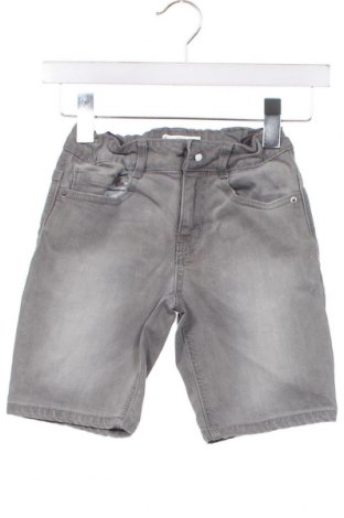 Детски къс панталон Kiabi, Размер 8-9y/ 134-140 см, Цвят Сив, Цена 8,40 лв.