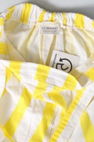 Детски къс панталон LC Waikiki, Размер 9-10y/ 140-146 см, Цвят Жълт, Цена 8,40 лв.