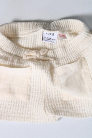 Dětské krátké kalhoty  Zara, Velikost 18-24m/ 86-98 cm, Barva Bílá, Cena  190,00 Kč