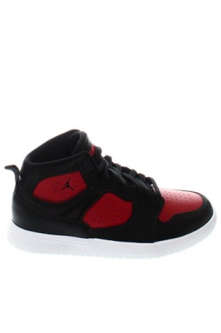 Детски обувки Air Jordan Nike, Размер 34, Цвят Многоцветен, Цена 94,00 лв.