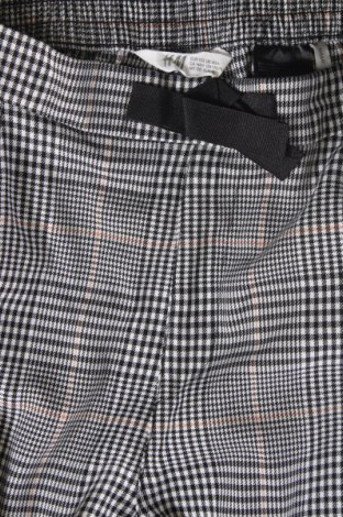 Dětské kalhoty  H&M, Velikost 14-15y/ 168-170 cm, Barva Vícebarevné, Cena  136,00 Kč