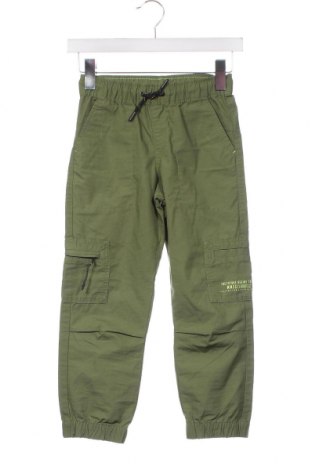 Детски панталон Marks & Spencer, Размер 7-8y/ 128-134 см, Цвят Зелен, Цена 11,73 лв.