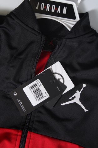 Kinder Sportanzug Air Jordan Nike, Größe 7-8y/ 128-134 cm, Farbe Mehrfarbig, Preis 35,57 €
