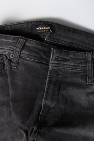 Męskie jeansy Jack & Jones, Rozmiar M, Kolor Szary, Cena 69,09 zł