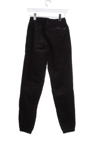 Pantaloni raiați de bărbați Reebok, Mărime XS, Culoare Negru, Preț 122,37 Lei