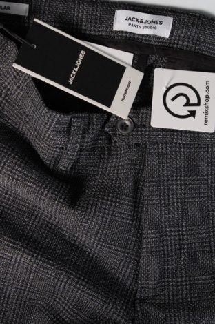 Ανδρικό κοντό παντελόνι Jack & Jones, Μέγεθος L, Χρώμα Μαύρο, Τιμή 8,45 €