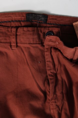 Pantaloni de bărbați Bershka, Mărime L, Culoare Maro, Preț 33,29 Lei