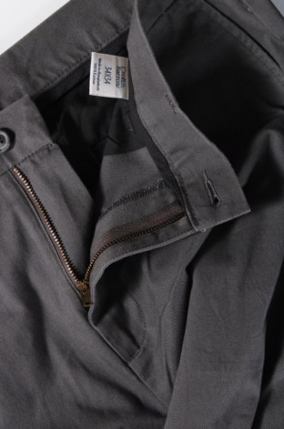 Pantaloni de bărbați Croft & Barrow, Mărime L, Culoare Gri, Preț 15,26 Lei