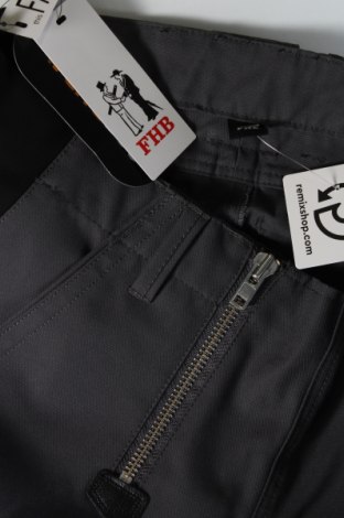 Мъжки панталон FHB, Размер L, Цвят Сив, Цена 72,00 лв.