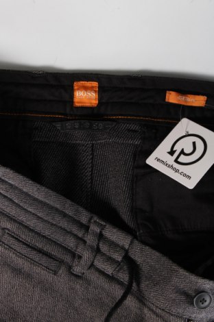 Pantaloni de bărbați Hugo Boss, Mărime XL, Culoare Gri, Preț 261,75 Lei