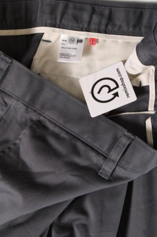 Мъжки панталон Uniqlo, Размер M, Цвят Сив, Цена 6,15 лв.