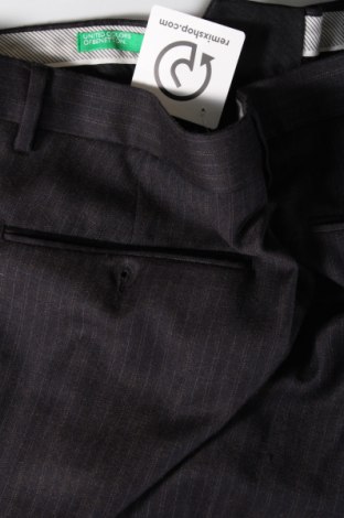 Męskie spodnie United Colors Of Benetton, Rozmiar L, Kolor Czarny, Cena 48,07 zł