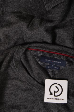 Мъжки пуловер Tommy Hilfiger, Размер L, Цвят Сив, Цена 91,20 лв.