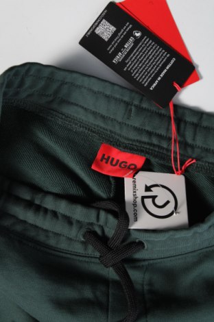 Pantaloni trening de bărbați Hugo Boss, Mărime S, Culoare Verde, Preț 400,00 Lei