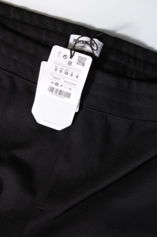 Pantaloni trening de bărbați Pull&Bear, Mărime L, Culoare Negru, Preț 151,32 Lei