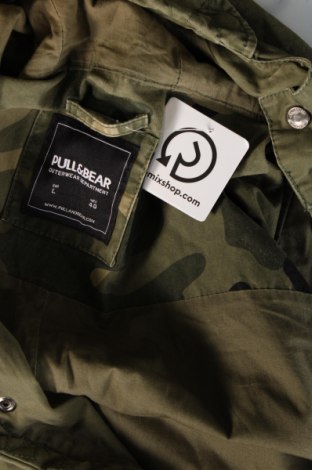 Ανδρικό μπουφάν Pull&Bear, Μέγεθος L, Χρώμα Πράσινο, Τιμή 11,88 €