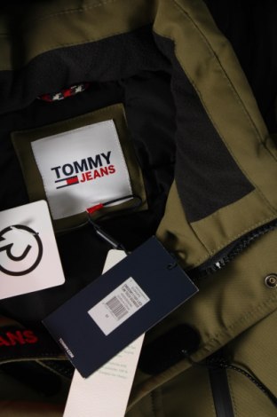 Ανδρικό μπουφάν Tommy Jeans, Μέγεθος M, Χρώμα Πράσινο, Τιμή 108,01 €