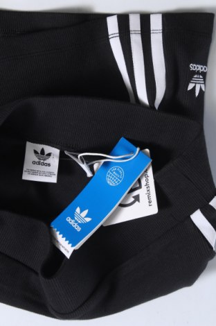 Пола Adidas Originals, Размер S, Цвят Черен, Цена 37,20 лв.