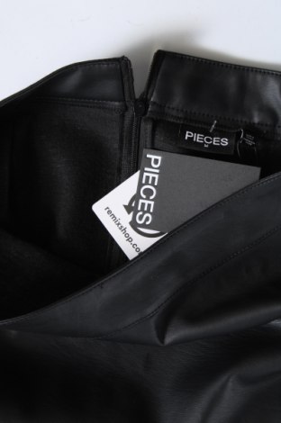 Fustă Pieces, Mărime M, Culoare Negru, Preț 34,80 Lei