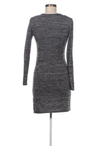 Kleid, Größe M, Farbe Grau, Preis 4,99 €