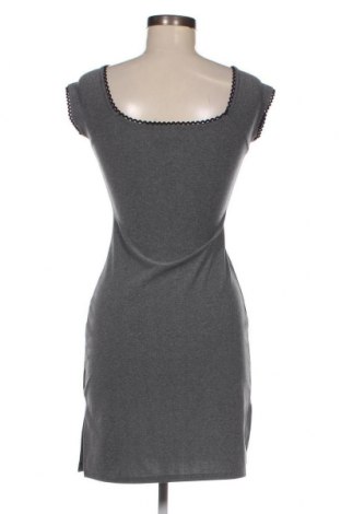 Kleid, Größe M, Farbe Grau, Preis 6,99 €