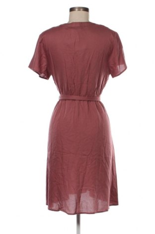 Kleid About You, Größe M, Farbe Aschrosa, Preis € 31,96