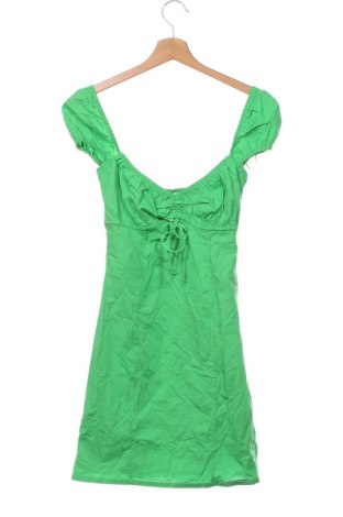 Kleid Bershka, Größe XS, Farbe Grün, Preis 8,45 €