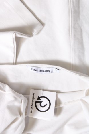 Рокля Calvin Klein Jeans, Размер S, Цвят Бял, Цена 78,00 лв.