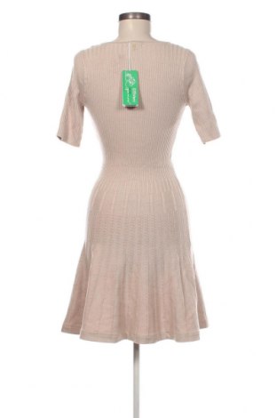 Kleid Guess, Größe M, Farbe Beige, Preis 68,27 €