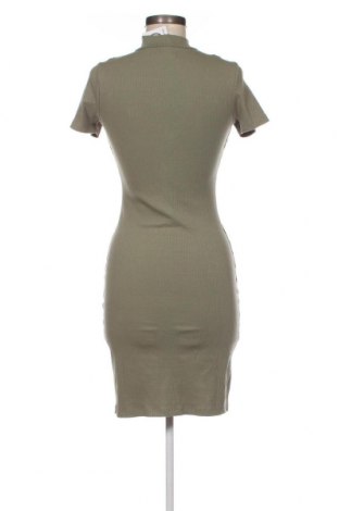Kleid Sinsay, Größe M, Farbe Grün, Preis 6,67 €