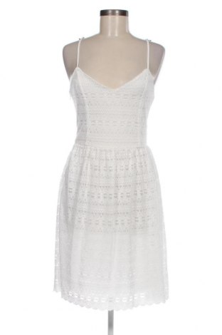 Kleid VILA, Größe M, Farbe Weiß, Preis 14,38 €